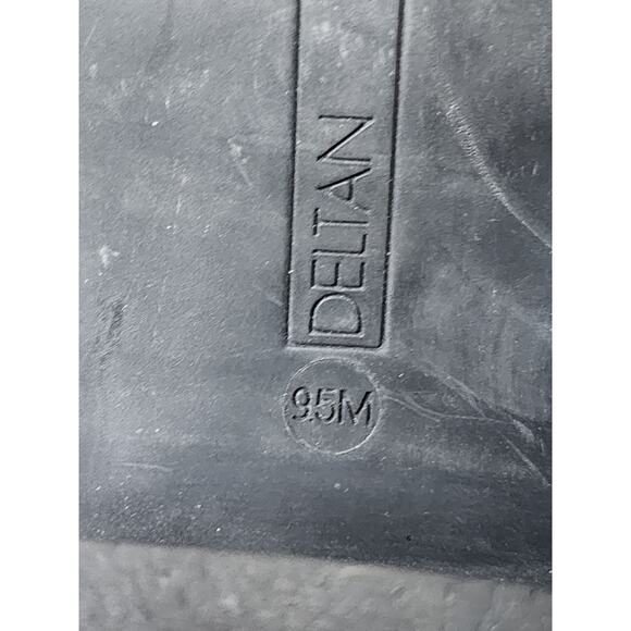 Deltan Womens Black Leather Ankle Boots Shoes 9.5 M Zip-Up Biker - Picture 11 of 11